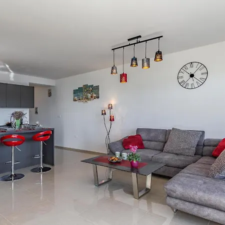 Beautiful In With Wifi Apartament Pula