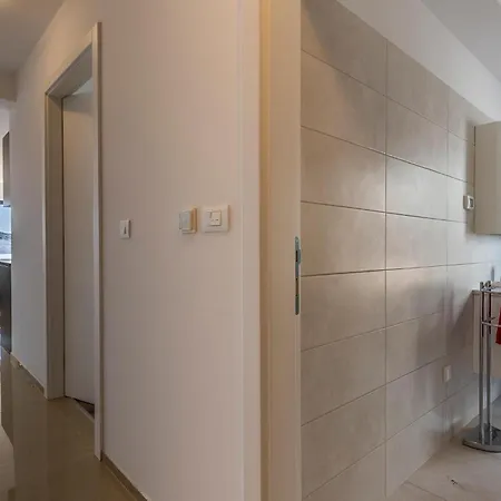 Apartament Beautiful In With Wifi Pula